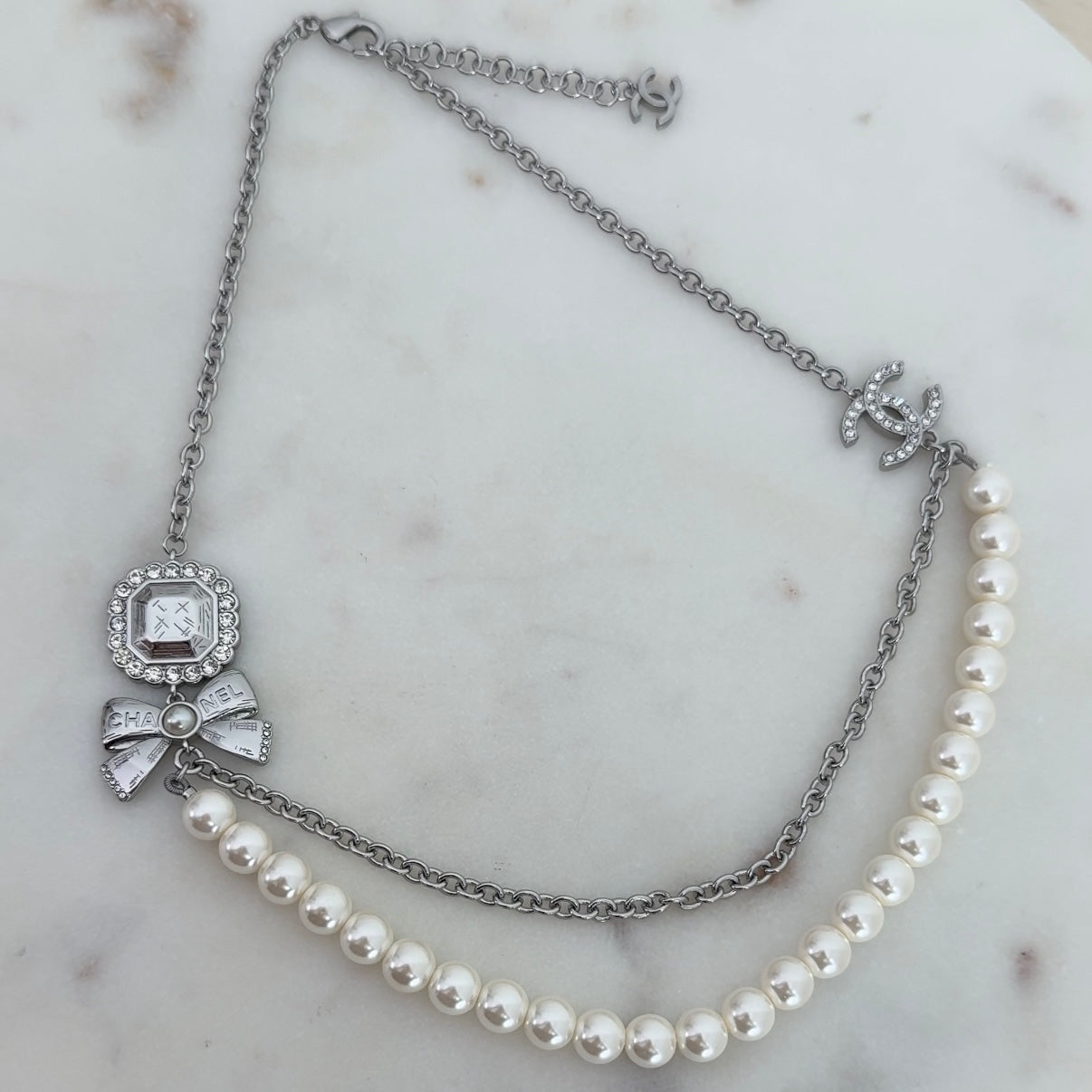 Bow Pearl Necklace