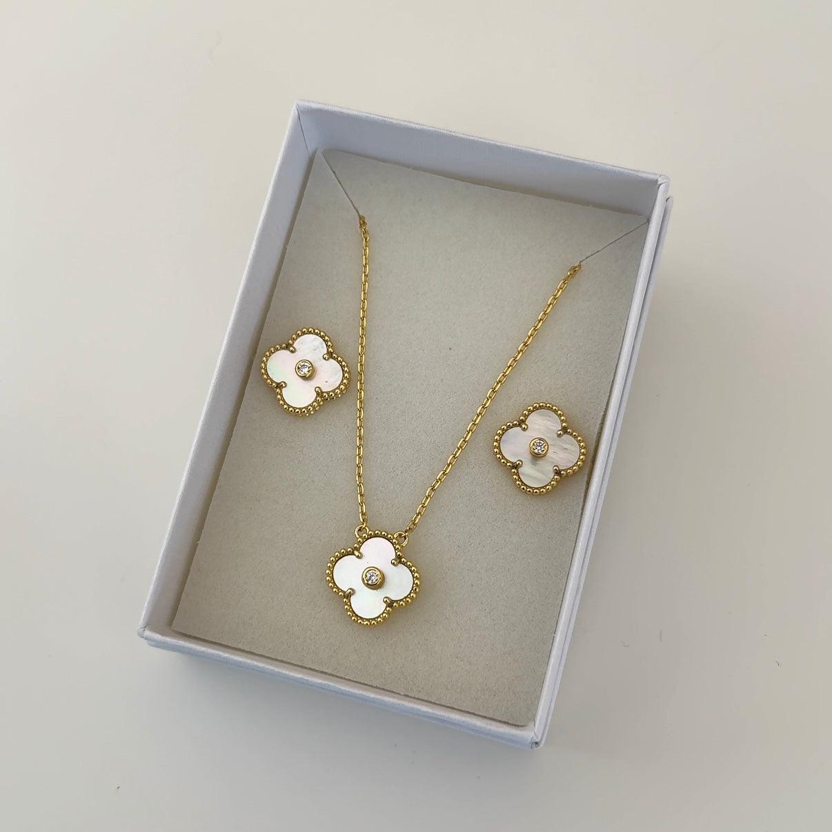 Lucky White Pearl Set