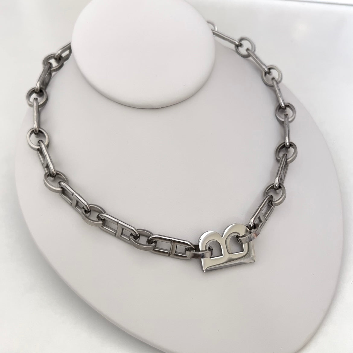 Balen Chocker Necklace