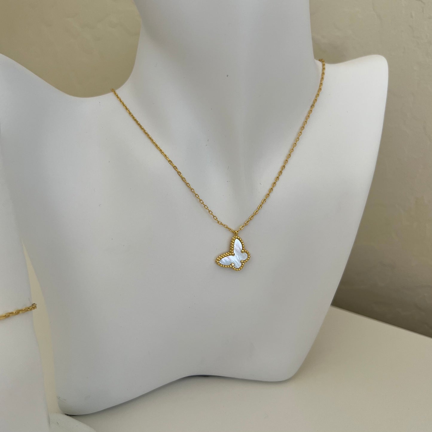 Butterfly White Pearl Set