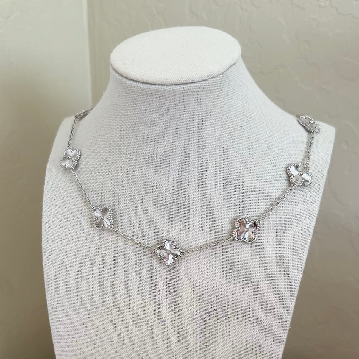 Lucky Necklace White Gold Plated