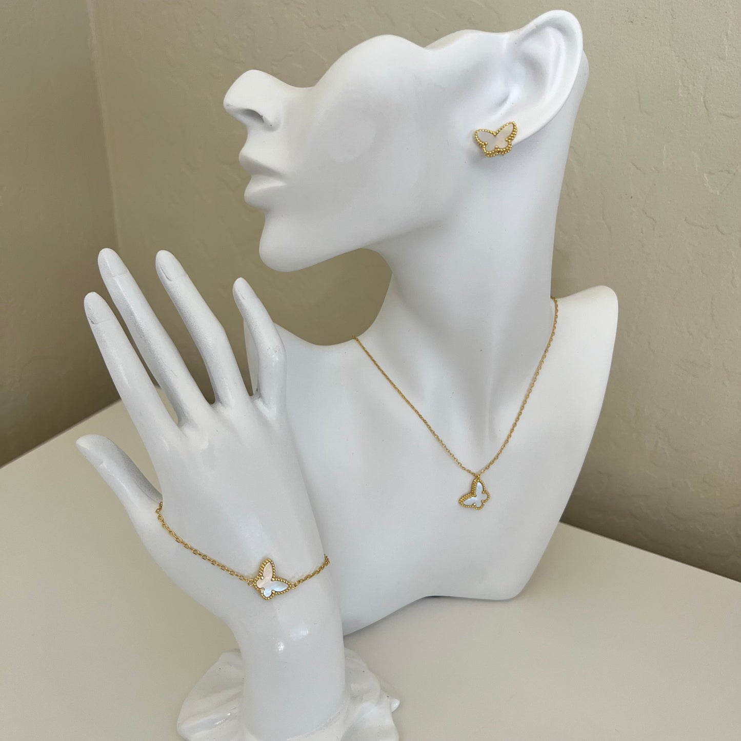 Butterfly White Pearl Set