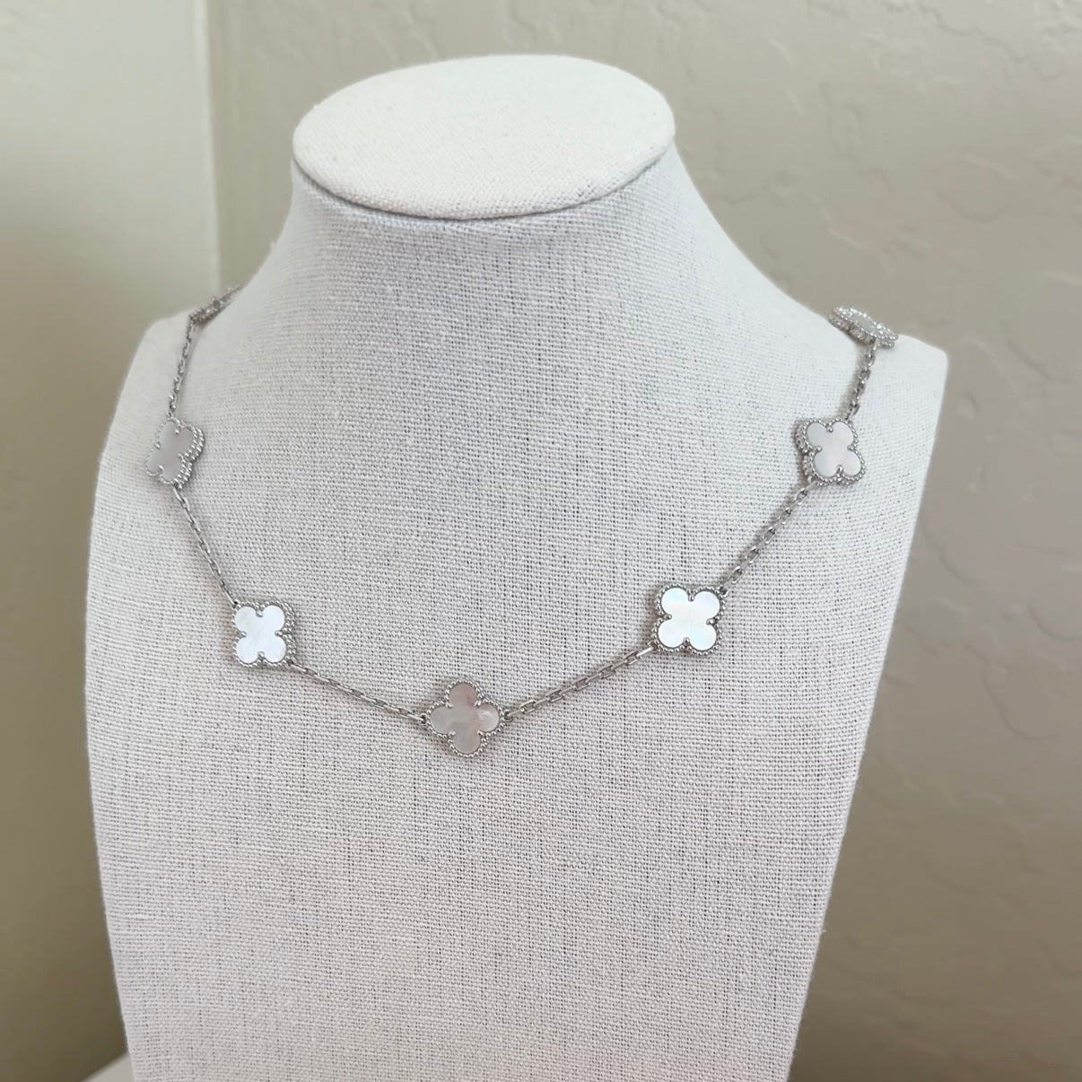 Lucky Necklace White Gold Plated