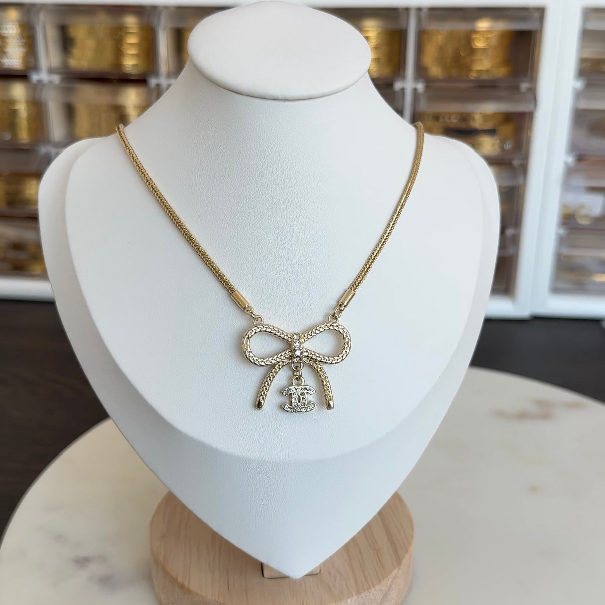 Bow Necklace