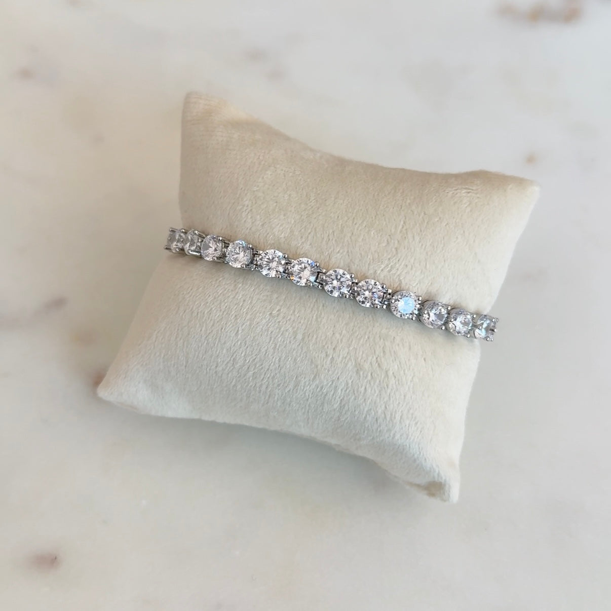 Bling Flower Bracelet Size 18