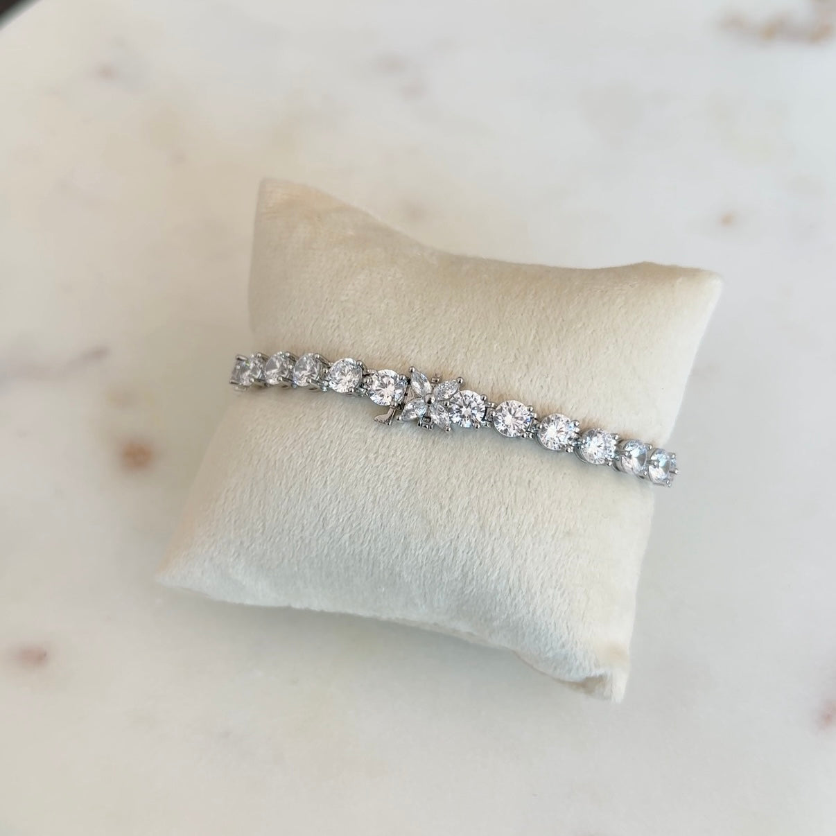 Bling Flower Bracelet Size 18
